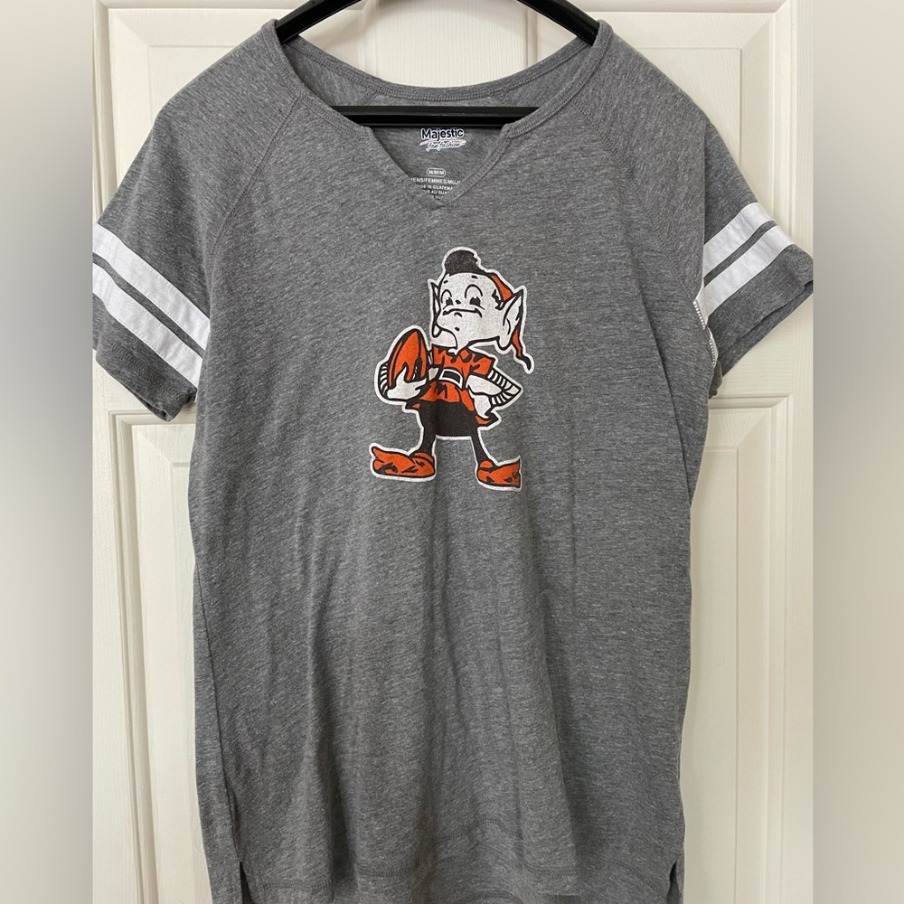 Browns Elfie t-shirt, women’s size medium